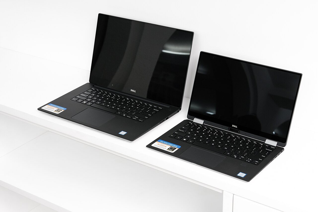 Dell XPS vs MacBook Air — the XPS corner