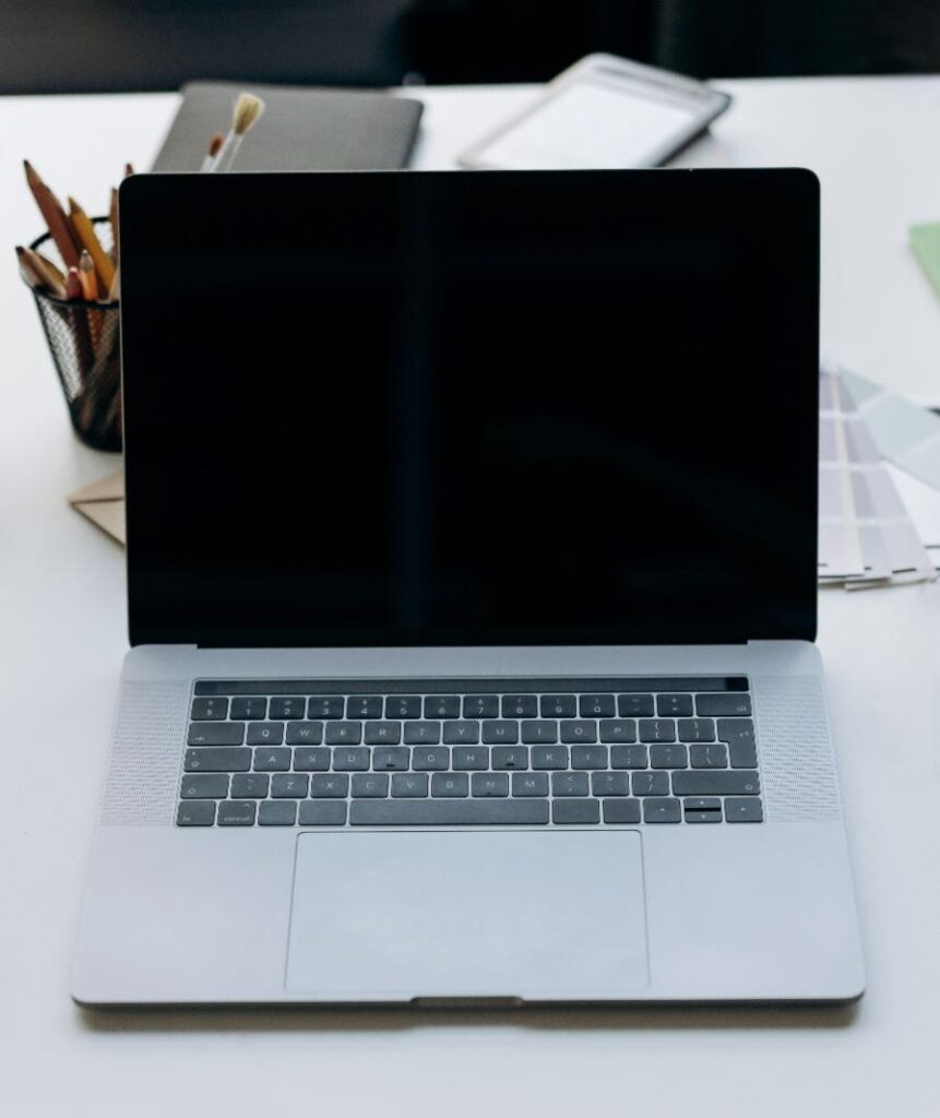 MacBook Air vs MacBook Pro: Which One Do You Actually Need?