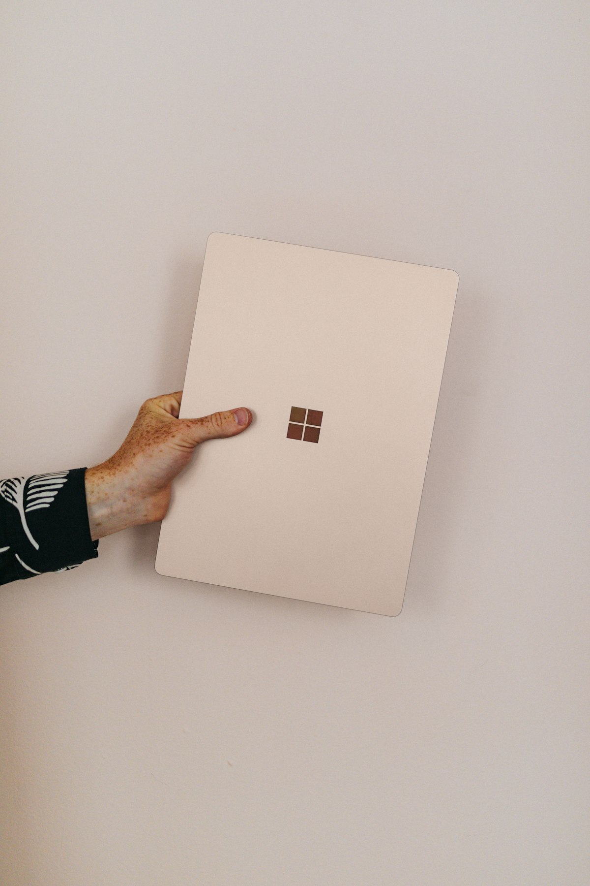 Windows-on-ARM contrast to the best Chromebooks